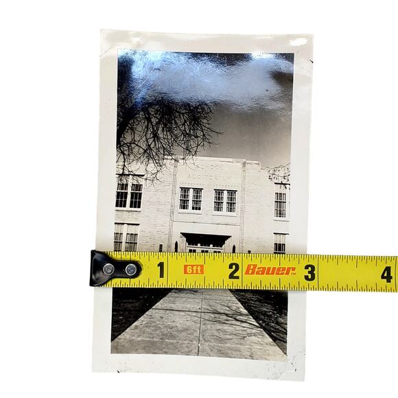 Vtg School Auditorium Original Monochrome Photography Found Snapshot Portrait - Picture 3 of 4